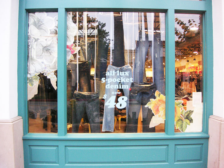 window-urban_outfitters